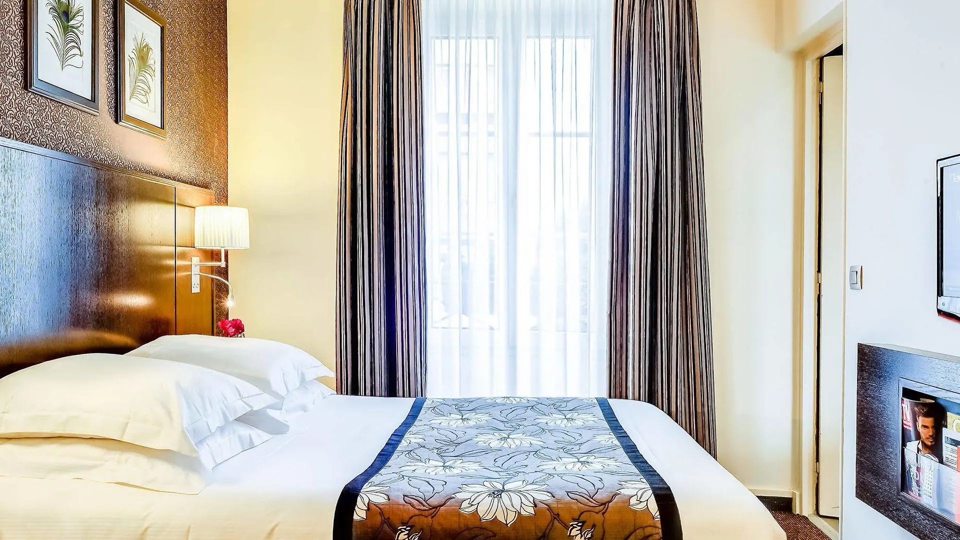 Eiffel Saint Charles Hotel 3*