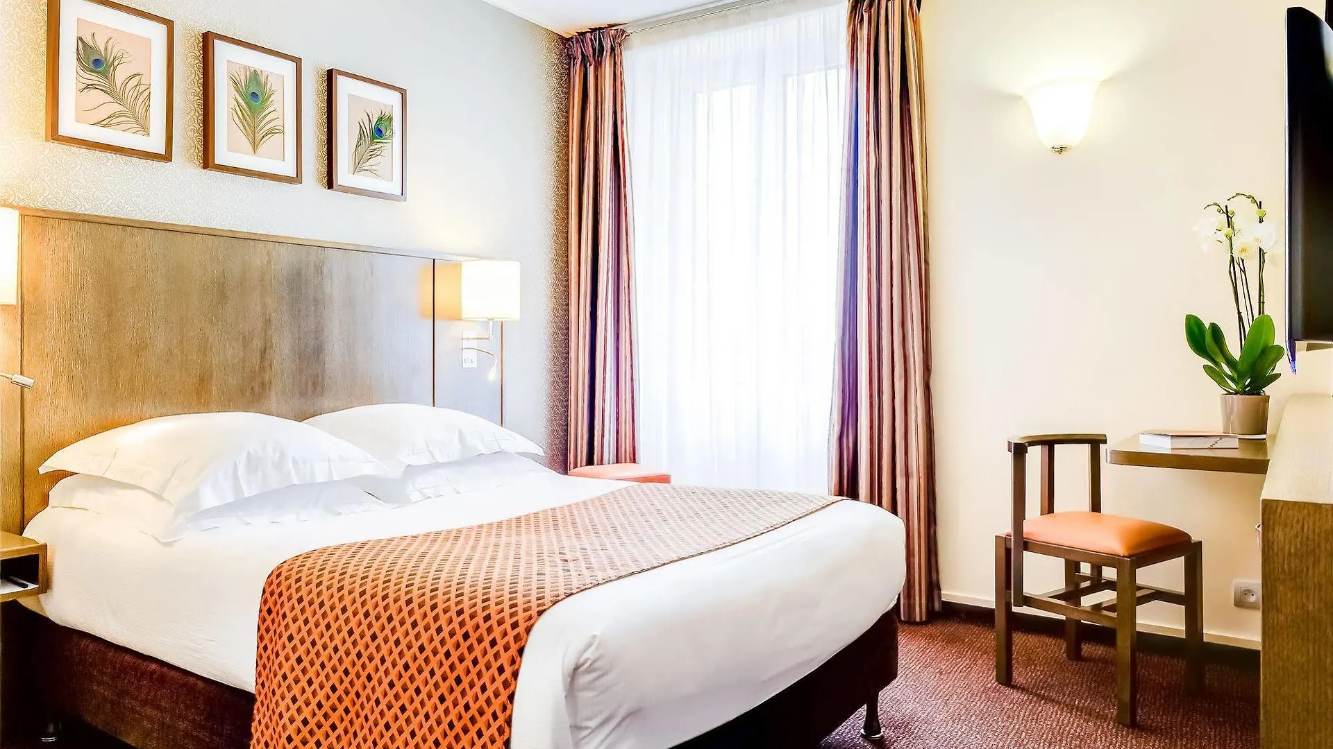 Eiffel Saint Charles Hotel